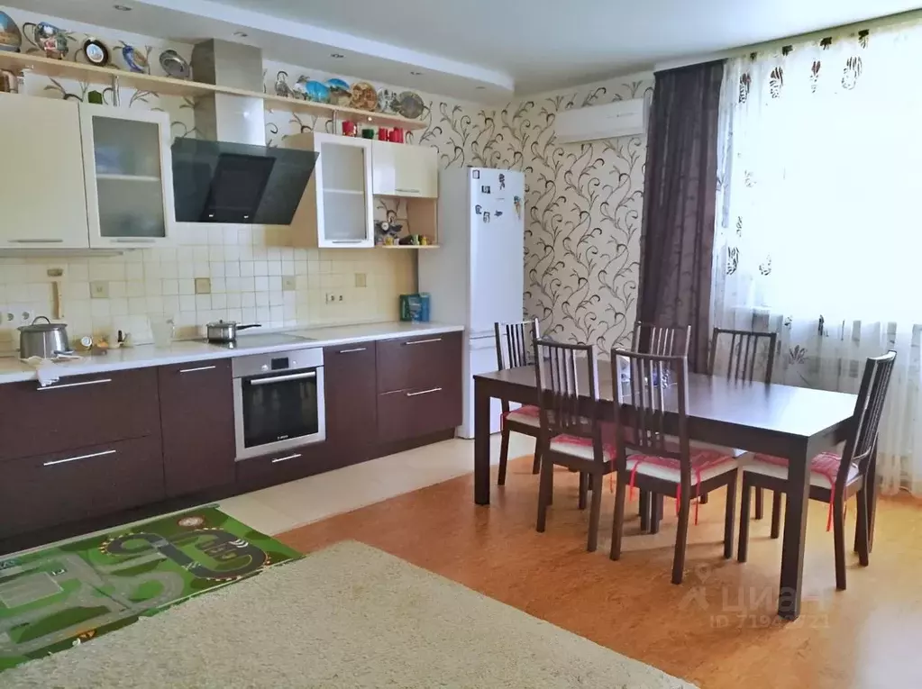 3-к кв. Тюменская область, Тюмень ул. Вересковая, 7 (105.0 м) - Фото 0