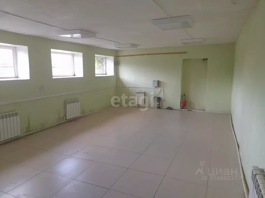 Торговая площадь в Белгородская область, Короча Советская ул., 18 (36 ... - Фото 1