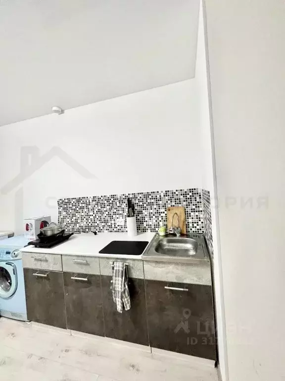Комната Свердловская область, Екатеринбург пер. Красный, 8А (16.2 м) - Фото 1