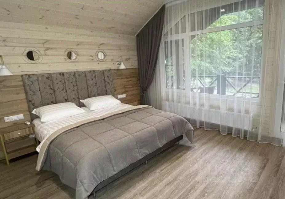 Дом в Карачаево-Черкесия, Зеленчукский район, с. Архыз ул. Банковская, ... - Фото 1