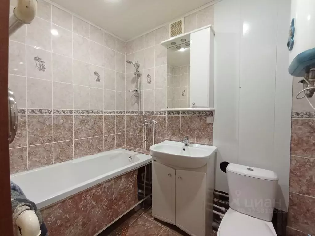 3-к кв. Владимирская область, Александров ул. Октябрьская, 10 (50.4 м) - Фото 2