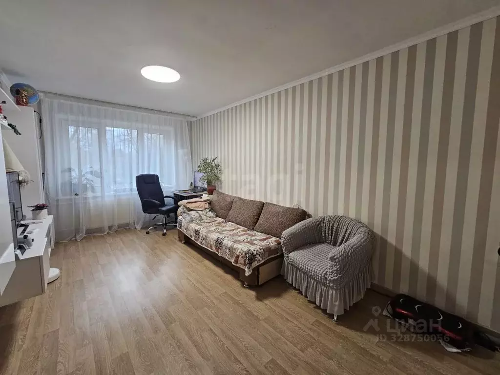3-к кв. Псковская область, Псков Юбилейная ул., 48 (68.8 м) - Фото 1