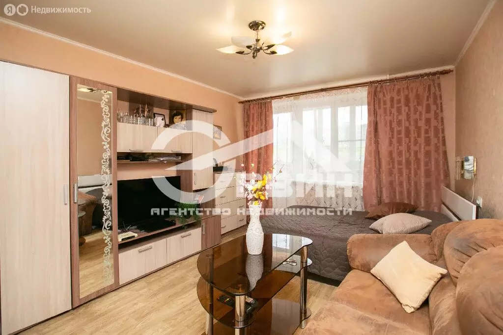 3-комнатная квартира: Калининград, Батальная улица, 55 (60 м) - Фото 1
