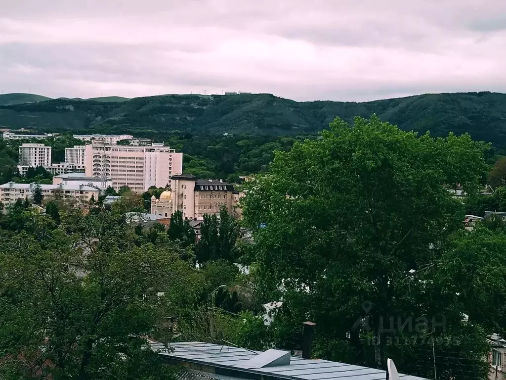 2-к кв. Ставропольский край, Кисловодск ул. Катыхина, 12 (57.0 м) - Фото 1