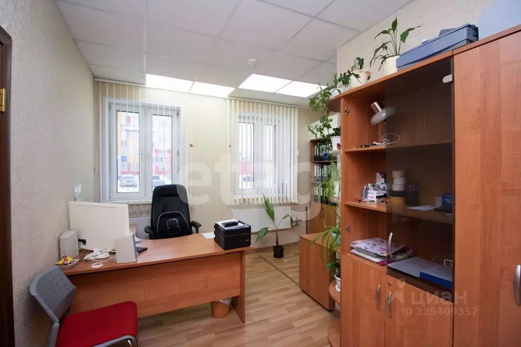 Офис в Ямало-Ненецкий АО, Новый Уренгой Сибирская ул., 77 (69 м) - Фото 1