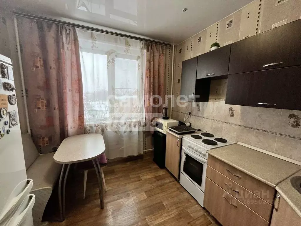 2-к кв. Челябинская область, Челябинск Октябрьская ул., 1 (56.3 м) - Фото 0