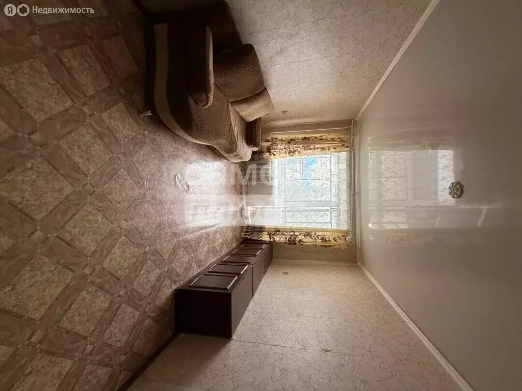 2-комнатная квартира: Октябрьский, 35-й микрорайон, 10 (42 м) - Фото 1