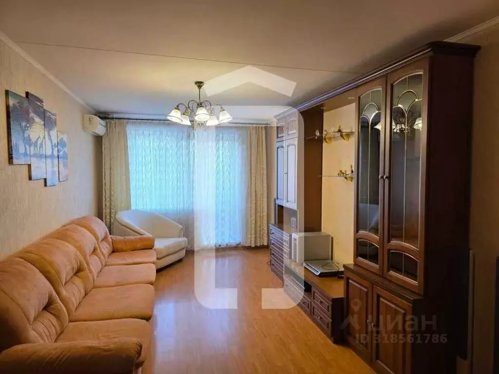3-к кв. Свердловская область, Екатеринбург ул. Репина, 101 (69.3 м) - Фото 0