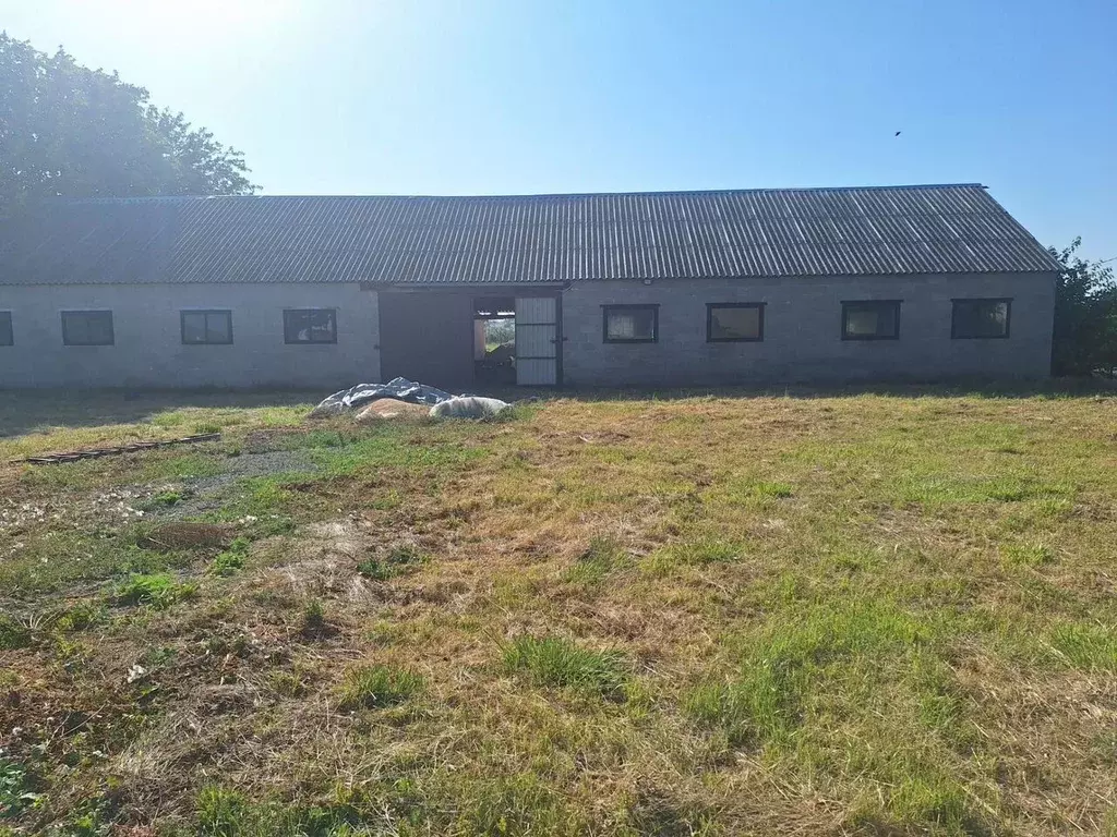 Дом в Краснодарский край, Павловский район, Старолеушковская ст-ца  ... - Фото 1