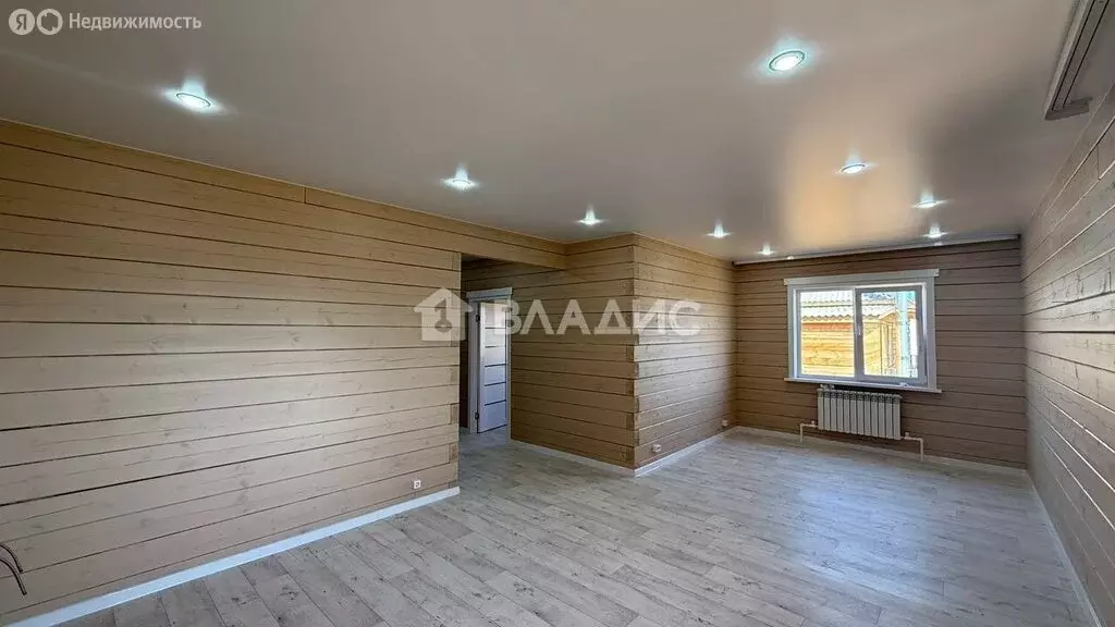 Дом в село Нижний Саянтуй, ДНТ Багульник, 3-й квартал, 209 (220 м) - Фото 1