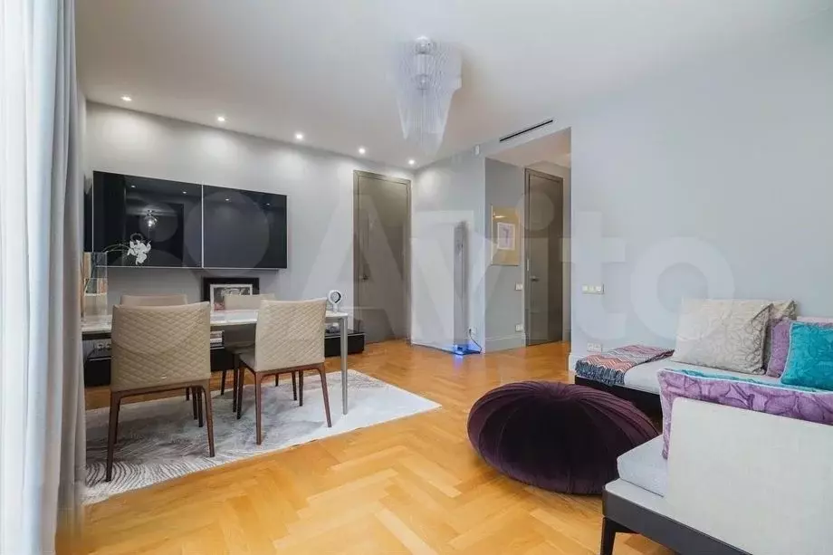 3-к. квартира, 130 м, 5/5 эт. - Фото 0