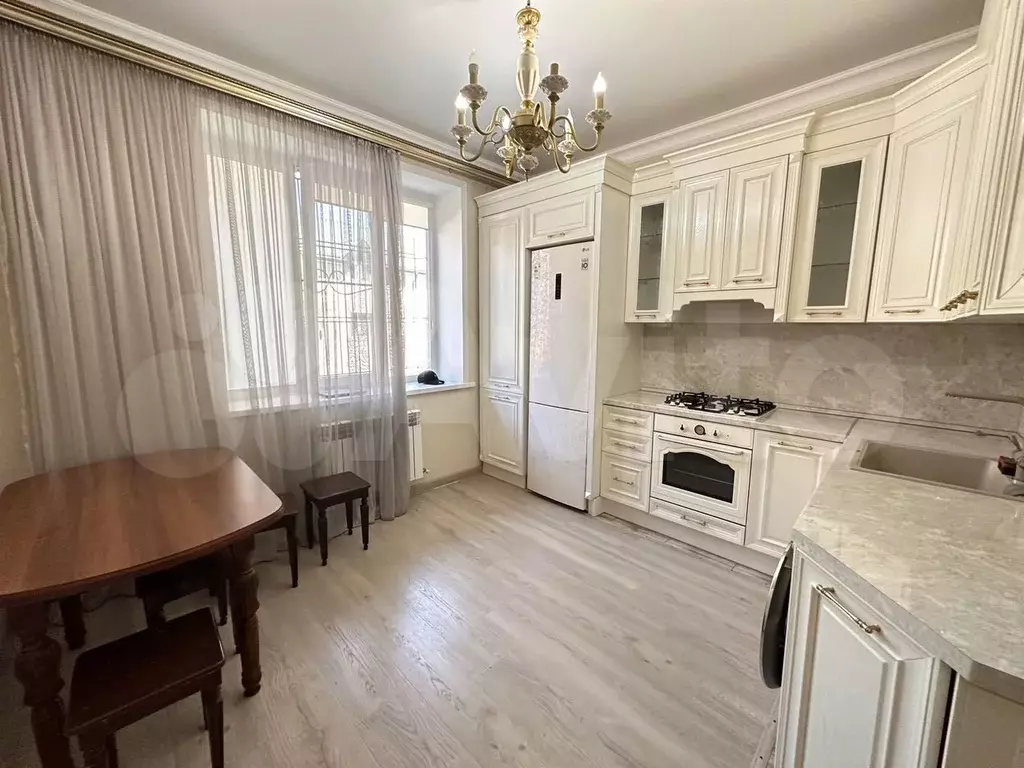 1-к. квартира, 45 м, 1/6 эт. - Фото 1