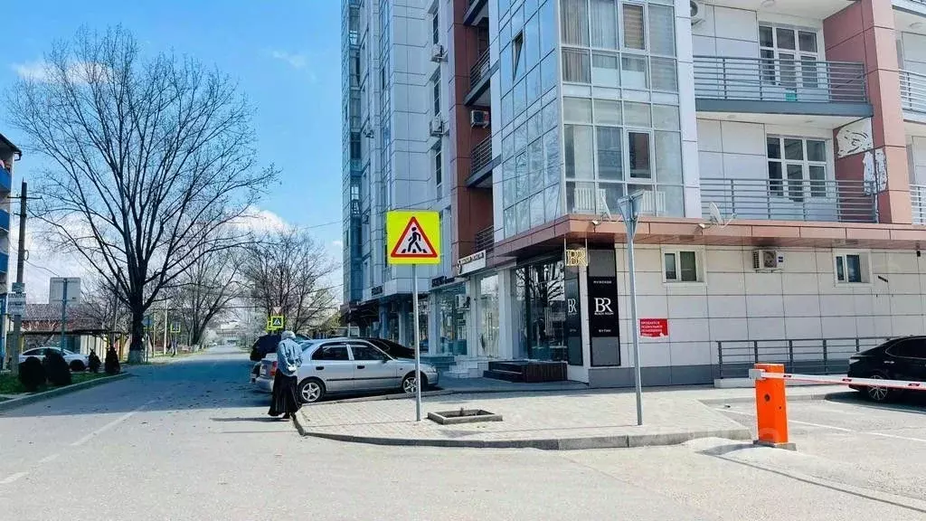 Помещение свободного назначения в Чеченская республика, Грозный ул. ... - Фото 1