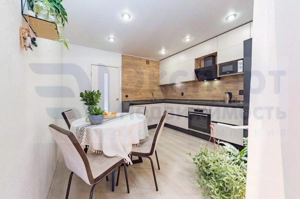 2-к кв. Свердловская область, Екатеринбург ул. Латвийская, 56/3 (51.6 ... - Фото 0