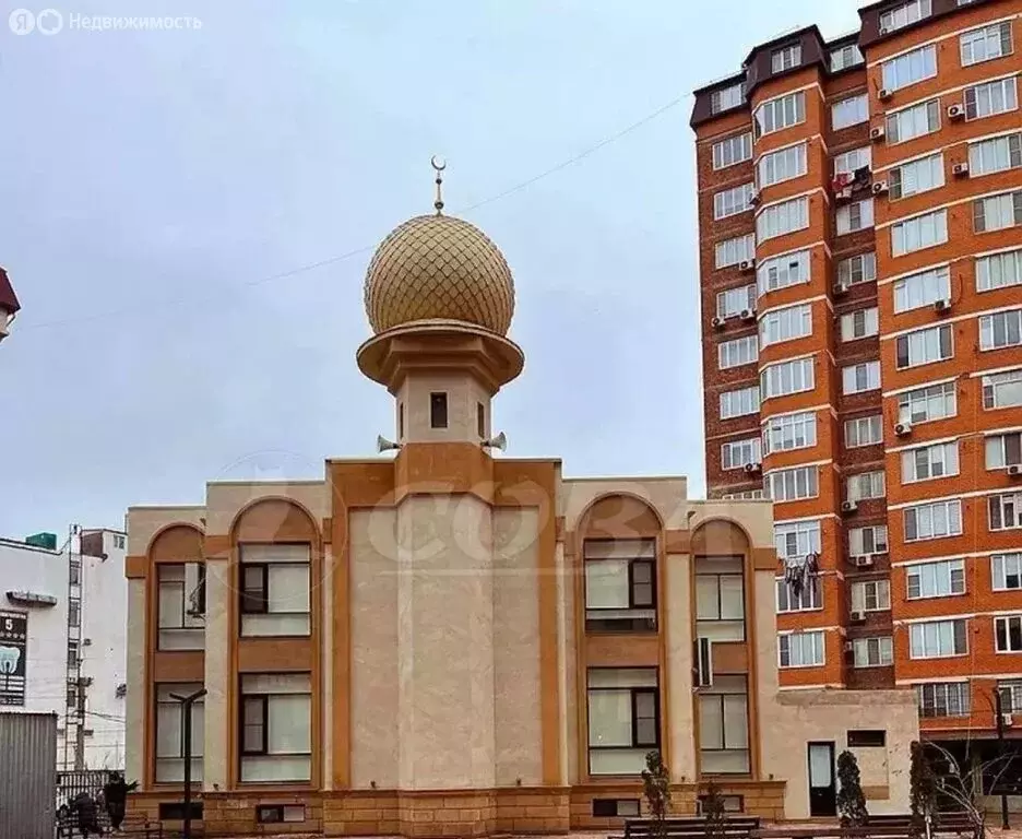 3-комнатная квартира: Махачкала, Хивская улица, 6 (100 м) - Фото 1