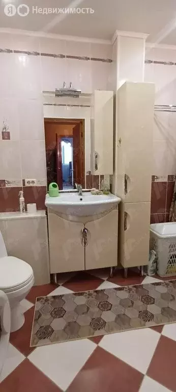 3-комнатная квартира: Астрахань, Сахалинская улица, 9к1 (66.3 м) - Фото 0