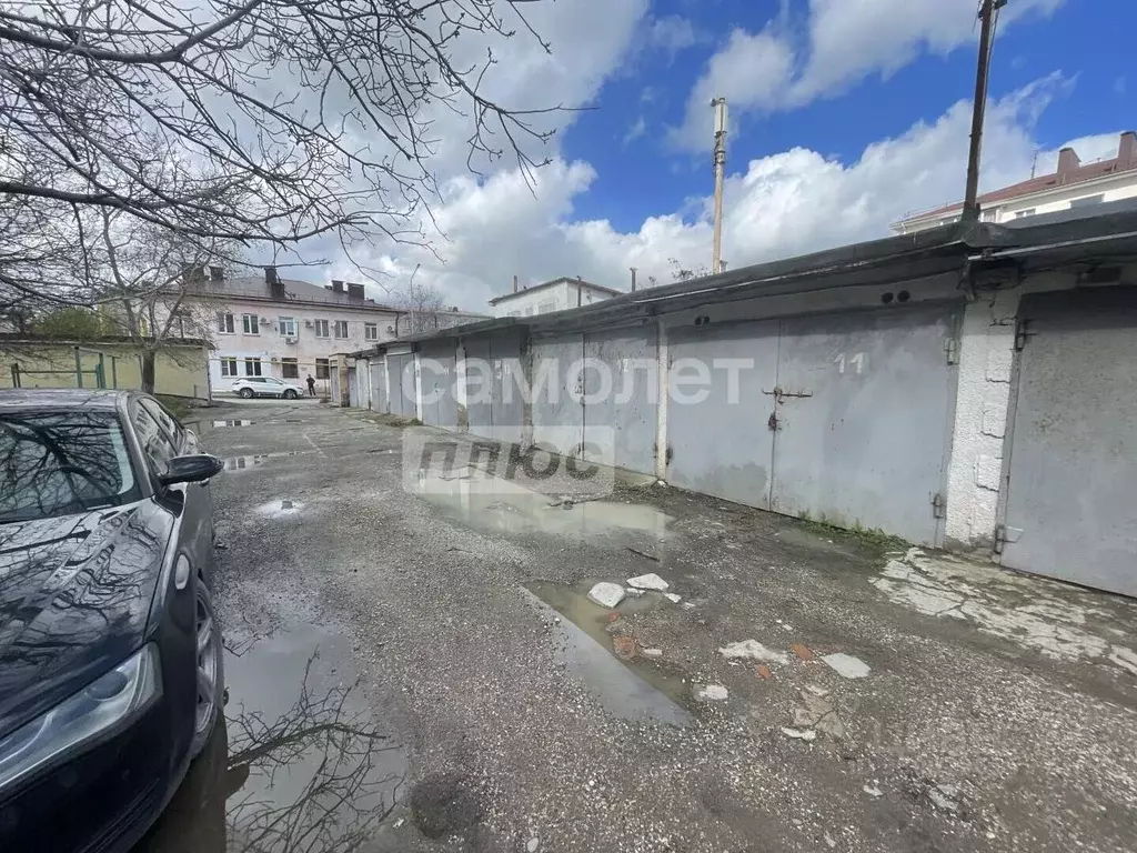 Гараж в Краснодарский край, Новороссийск Суворовская ул., 52 (18 м) - Фото 1