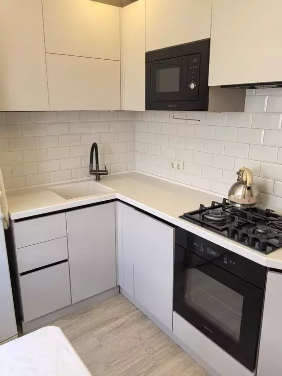 Продаётся 4-к квартира, 69 м - Фото 0