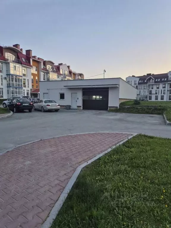 Гараж в Свердловская область, Екатеринбург Карасьеозерский-2 мкр,  (18 ... - Фото 1