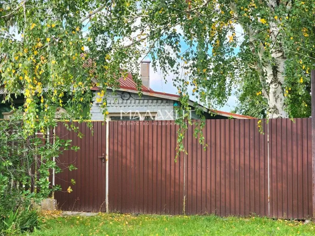 Дом в посёлок городского типа Усть-Кинельский, микрорайон Советы, ... - Фото 1