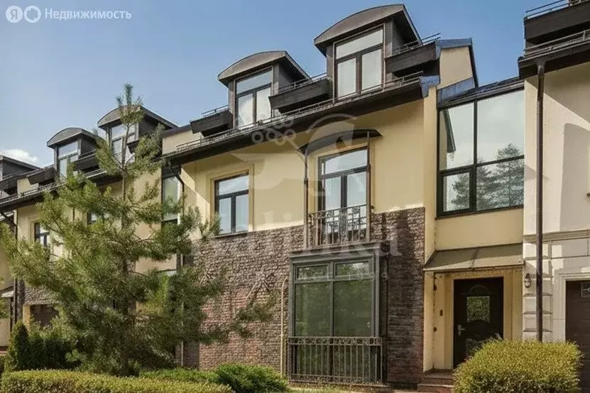 Дом в деревня Раздоры, КП Флоранс (350 м) - Фото 1