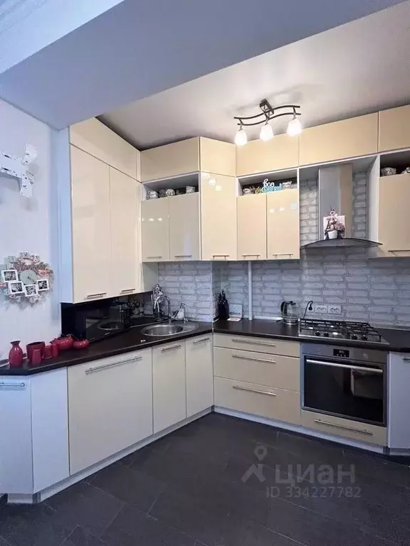 3-к кв. Крым, Симферополь ул. Балаклавская, 41А (70.8 м) - Фото 1