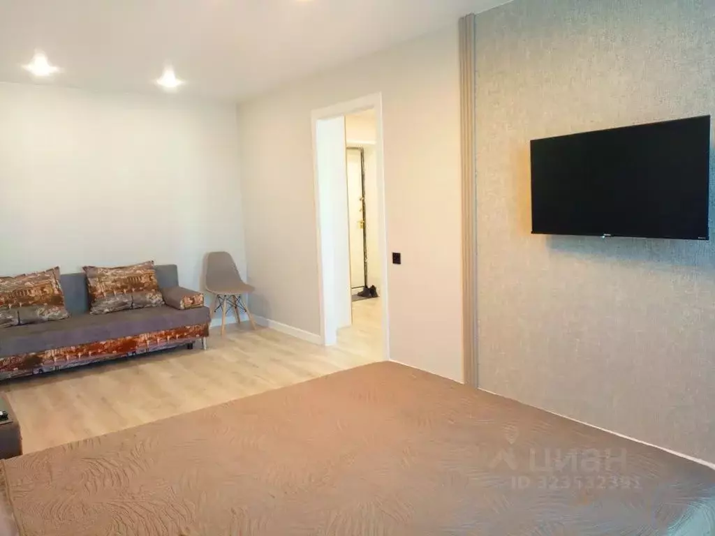 1-к кв. Тюменская область, Тюмень ул. Республики, 92 (40.0 м) - Фото 1