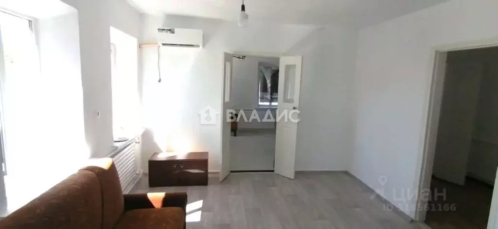 Дом в Краснодарский край, Щербиновский район, Екатериновское с/пос, с. ... - Фото 1