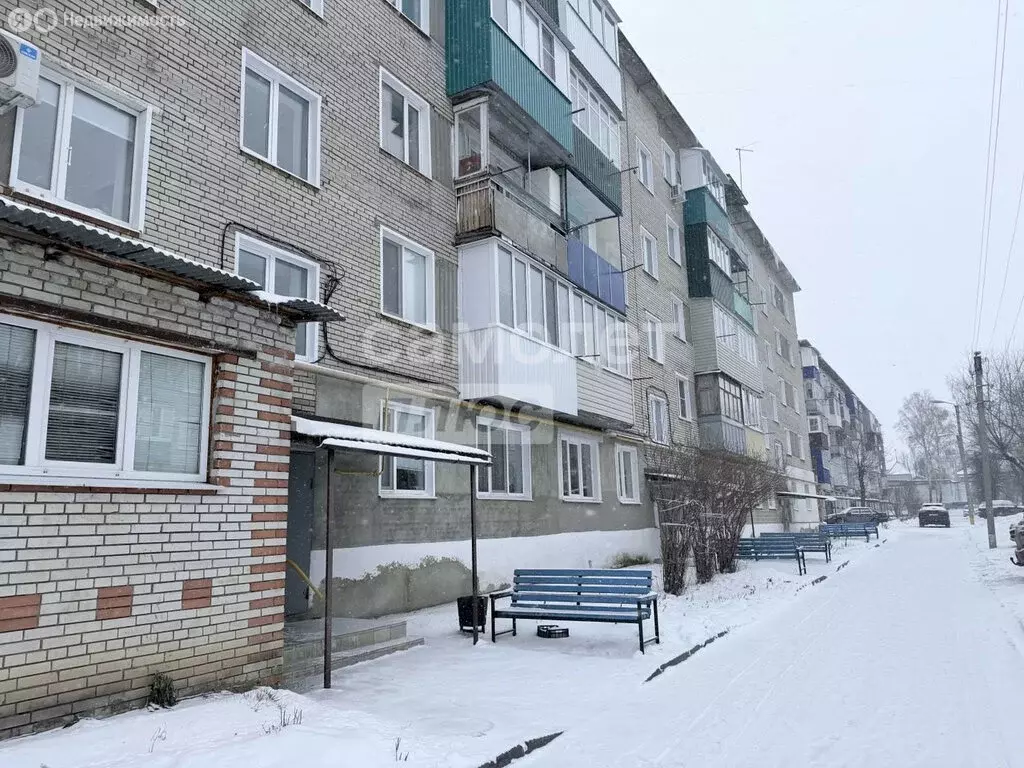 3-комнатная квартира: Кузнецк, Сызранская улица, 98А (62 м) - Фото 1