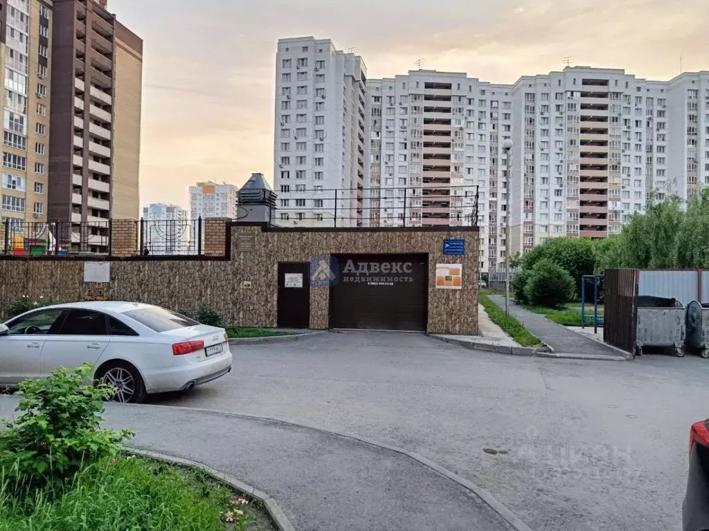 Гараж в Тюменская область, Тюмень ул. Николая Зелинского, 21 (18 м) - Фото 1