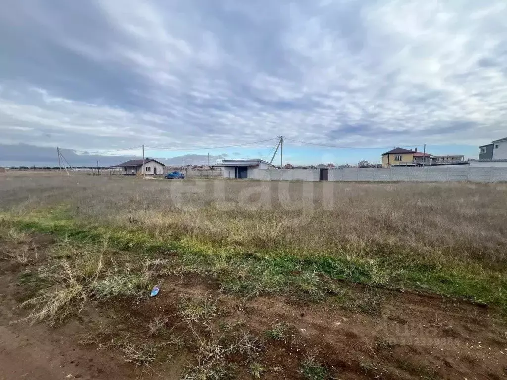 Участок в Крым, Сакский район, с. Уютное ул. Мельника (6.5 сот.) - Фото 1