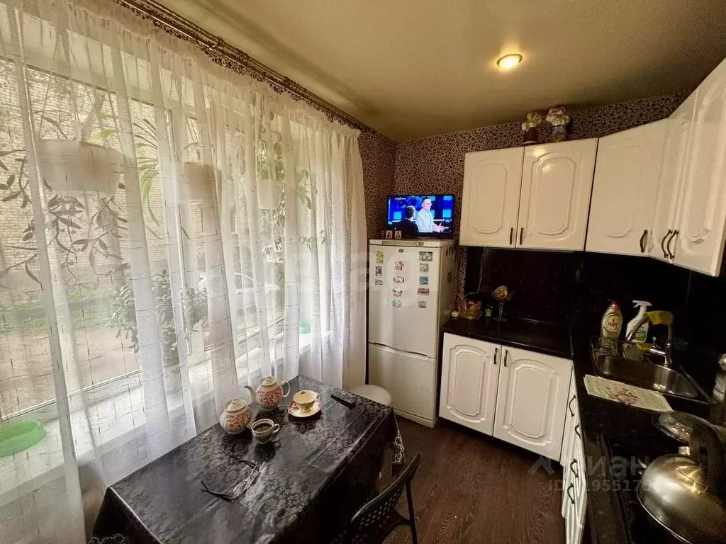 2-к кв. Псковская область, Остров Авиационная ул., 6 (45.4 м) - Фото 0