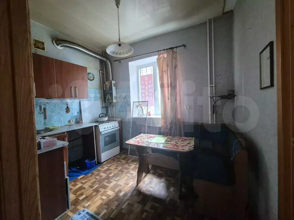 Комната 45 м в 2-к., 1/3 эт. - Фото 0