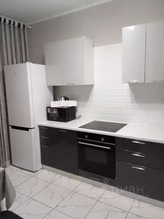 1-к кв. Ленинградская область, Кингисепп ул. Воровского, 50к3 (35.0 м) - Фото 1