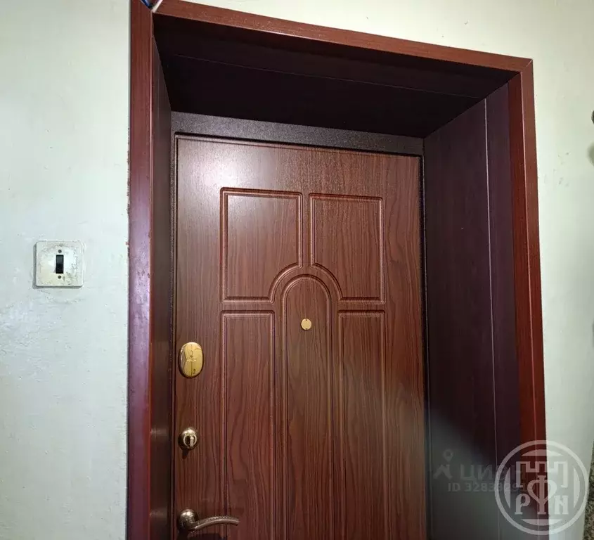 2-к кв. Ленинградская область, Луга просп. Урицкого, 65 (40.8 м) - Фото 1