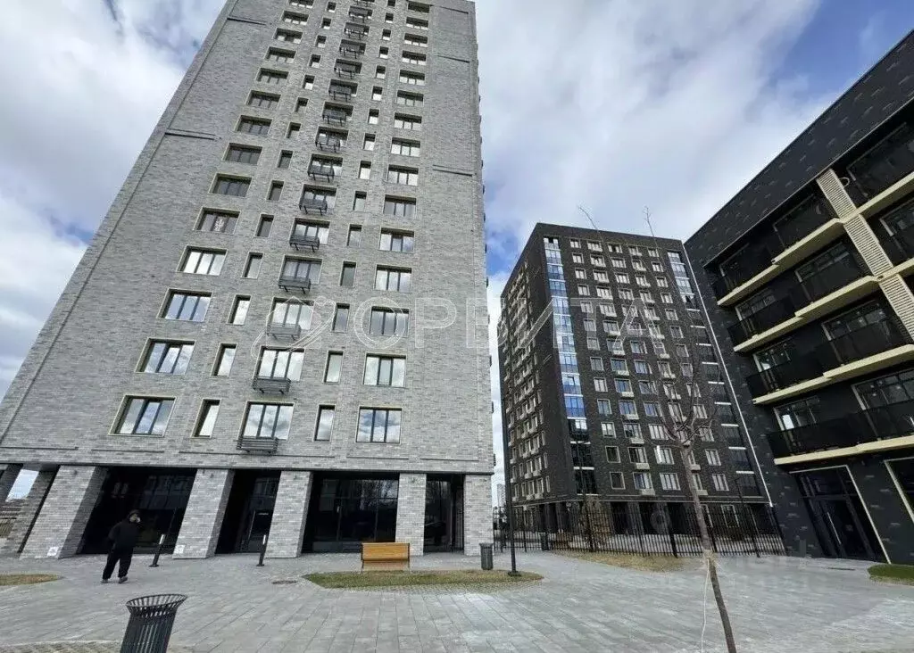 2-к кв. Тюменская область, Тюмень ул. Судостроителей, 48 (63.5 м) - Фото 1
