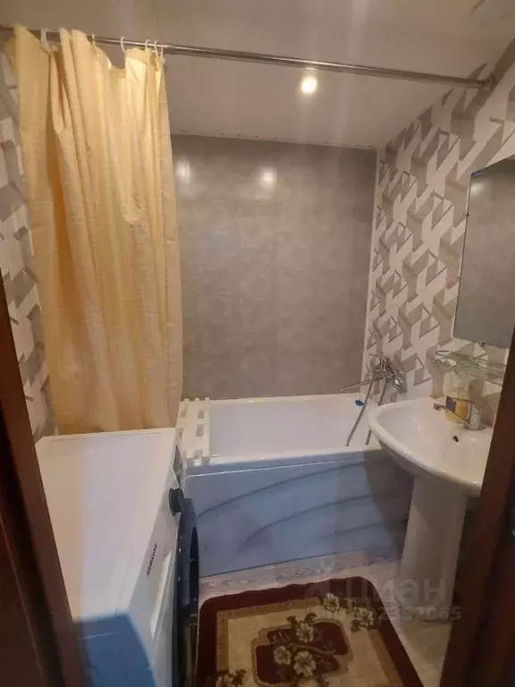 2-к кв. Татарстан, Нижнекамск просп. Химиков, 8 (54.0 м) - Фото 1