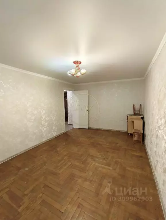 1-к кв. Карачаево-Черкесия, Черкесск пл. Кирова, 13А (32.0 м) - Фото 1