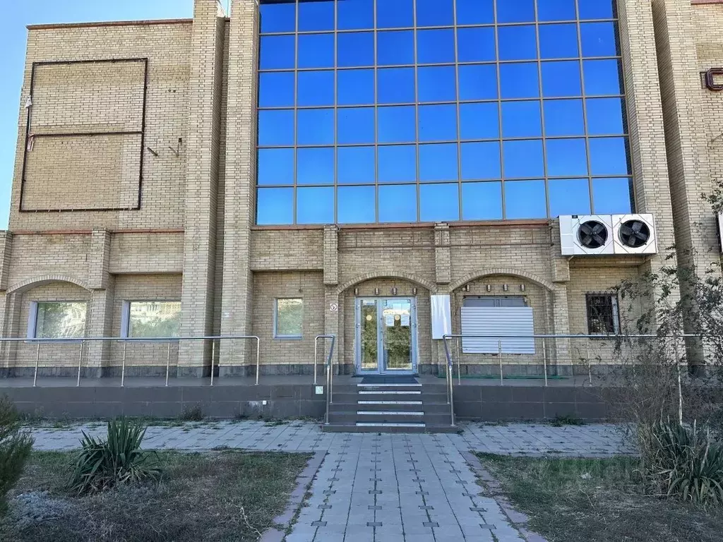 Помещение свободного назначения в Калмыкия, Элиста ул. Имени Н.С. ... - Фото 1