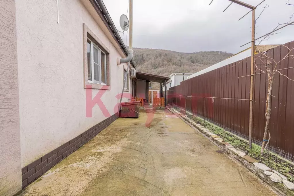 Дом в Краснодарский край, Геленджик городской округ, с. Адербиевка  ... - Фото 2