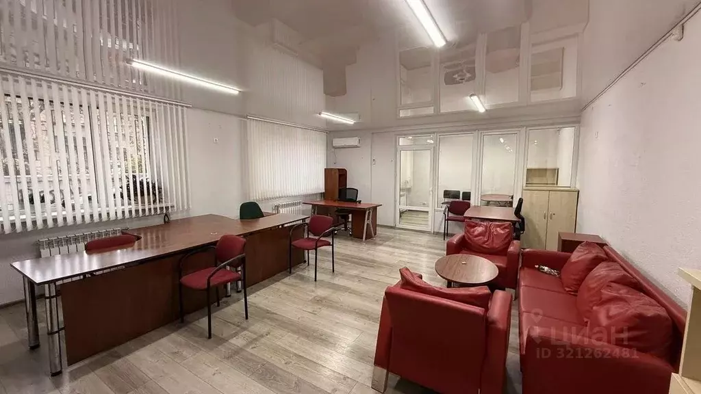 Офис в Крым, Симферополь ул. Гоголя, 68 (50 м) - Фото 1