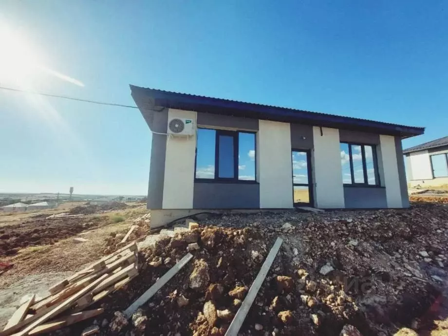 Дом в Крым, Симферопольский район, с. Урожайное ул. Таврическая (86 м) - Фото 1