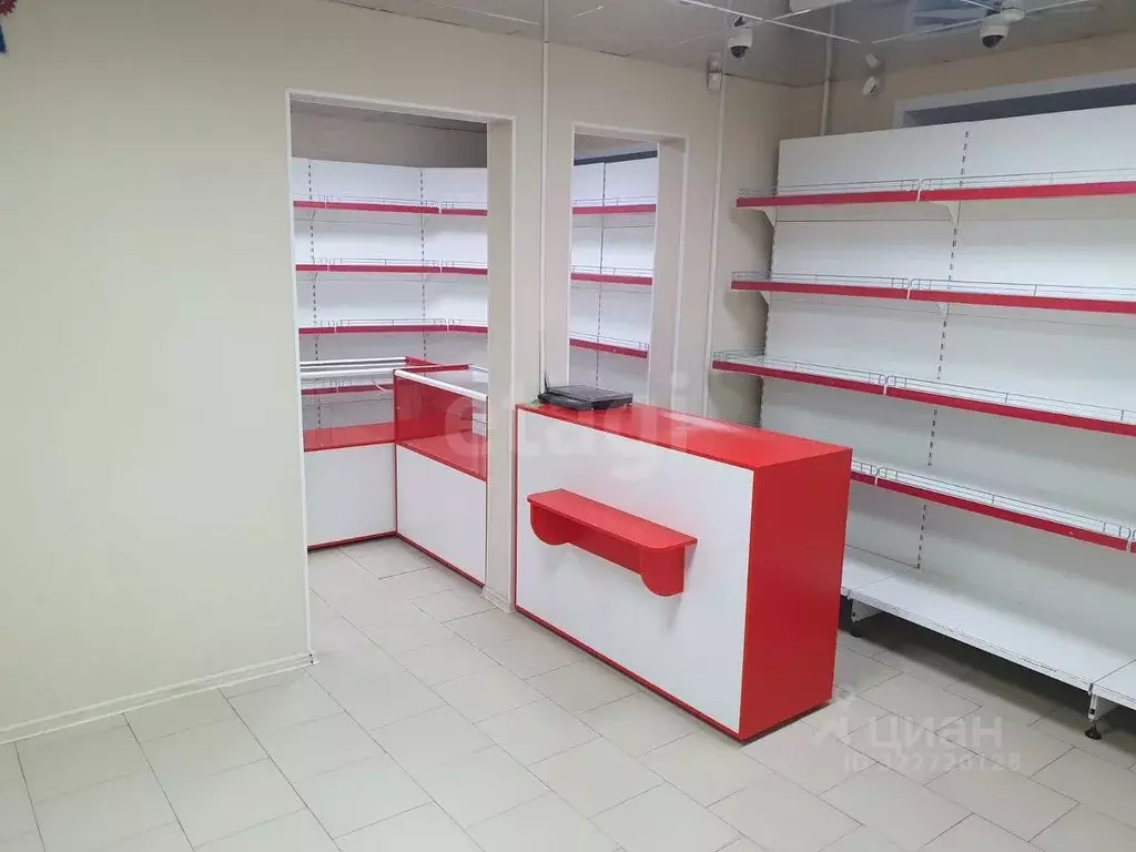 Торговая площадь в Коми, Усинск Комсомольская ул., 7 (51 м) - Фото 0