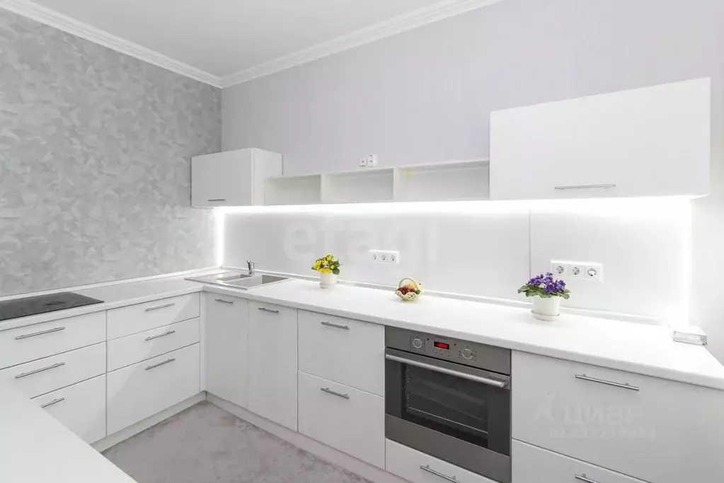 2-к кв. Тюменская область, Тюмень Ямская ул., 86 (73.5 м) - Фото 1