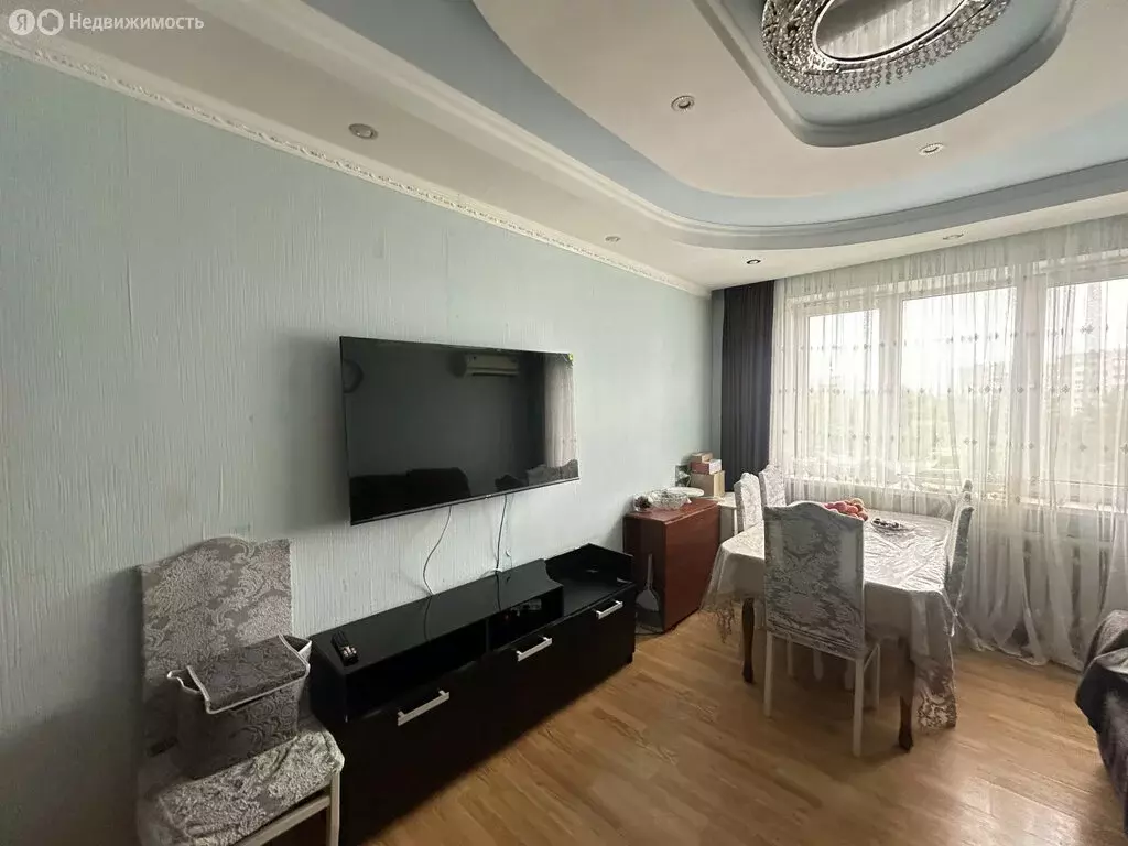 3-комнатная квартира: Казань, улица Декабристов, 87 (63.4 м) - Фото 1
