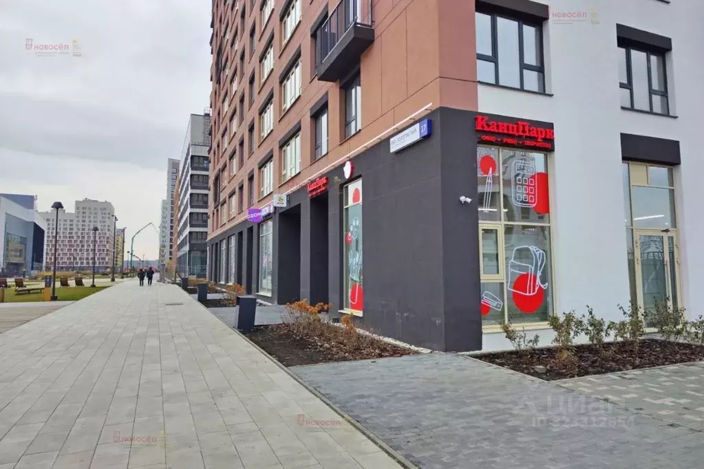 Торговая площадь в Свердловская область, Екатеринбург бул. Золотистый, ... - Фото 1