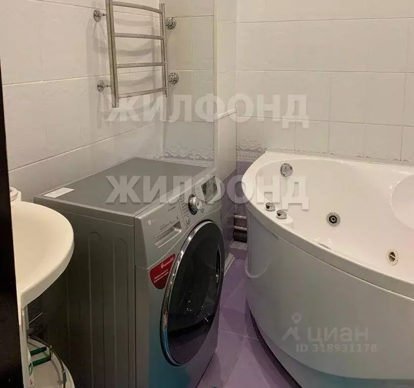 3-к кв. Новосибирская область, Новосибирск Широкая ул., 125 (65.4 м) - Фото 1
