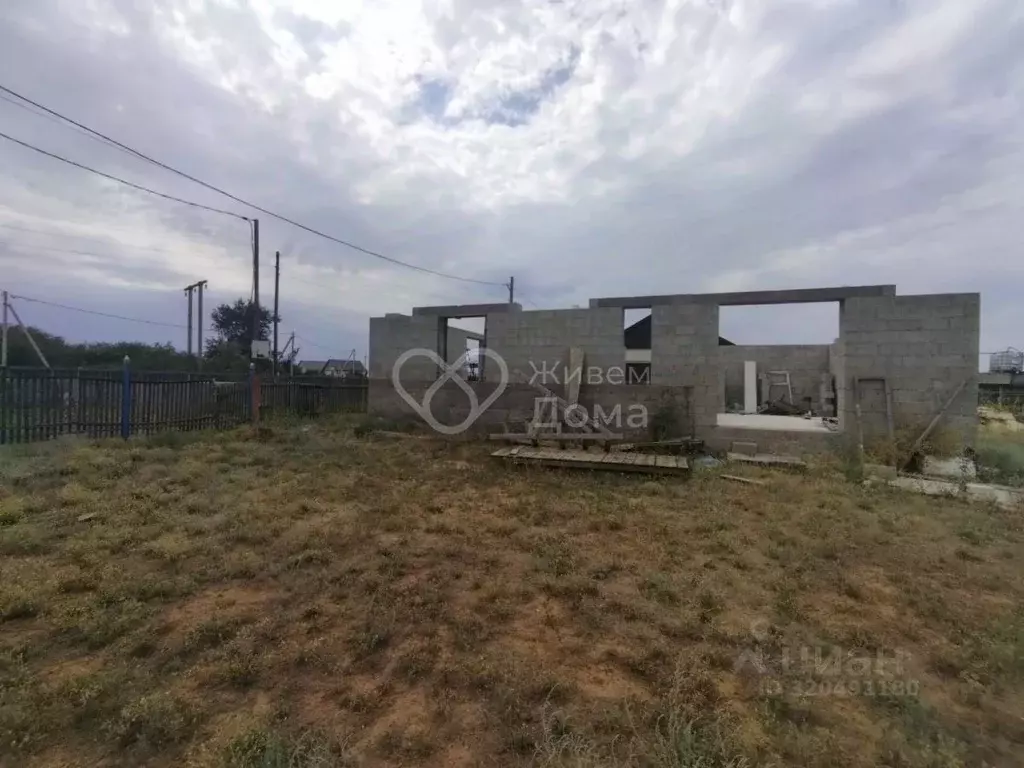 Дом в Волгоградская область, Волжский Садовод-1 СНТ, ул. 3-я (60 м) - Фото 1