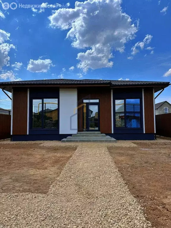 Дом в Евпатория, улица Энвера Османова (110 м) - Фото 1