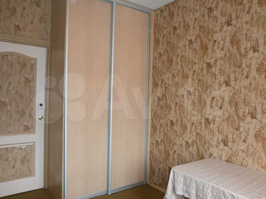 Комната 11 м в 3-к., 4/4 эт. - Фото 1